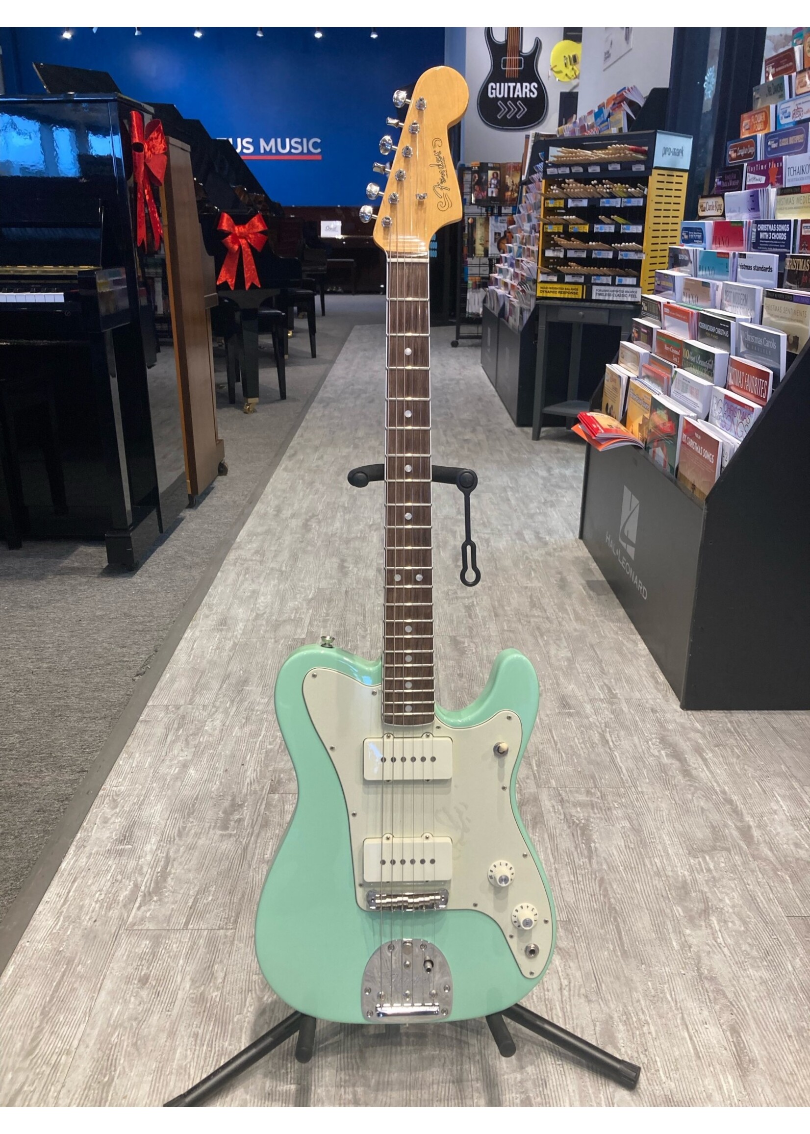 Fender Pre-owned Fender 2018 Limited Edition Parallel Universe Jazz-Tele Surf Green