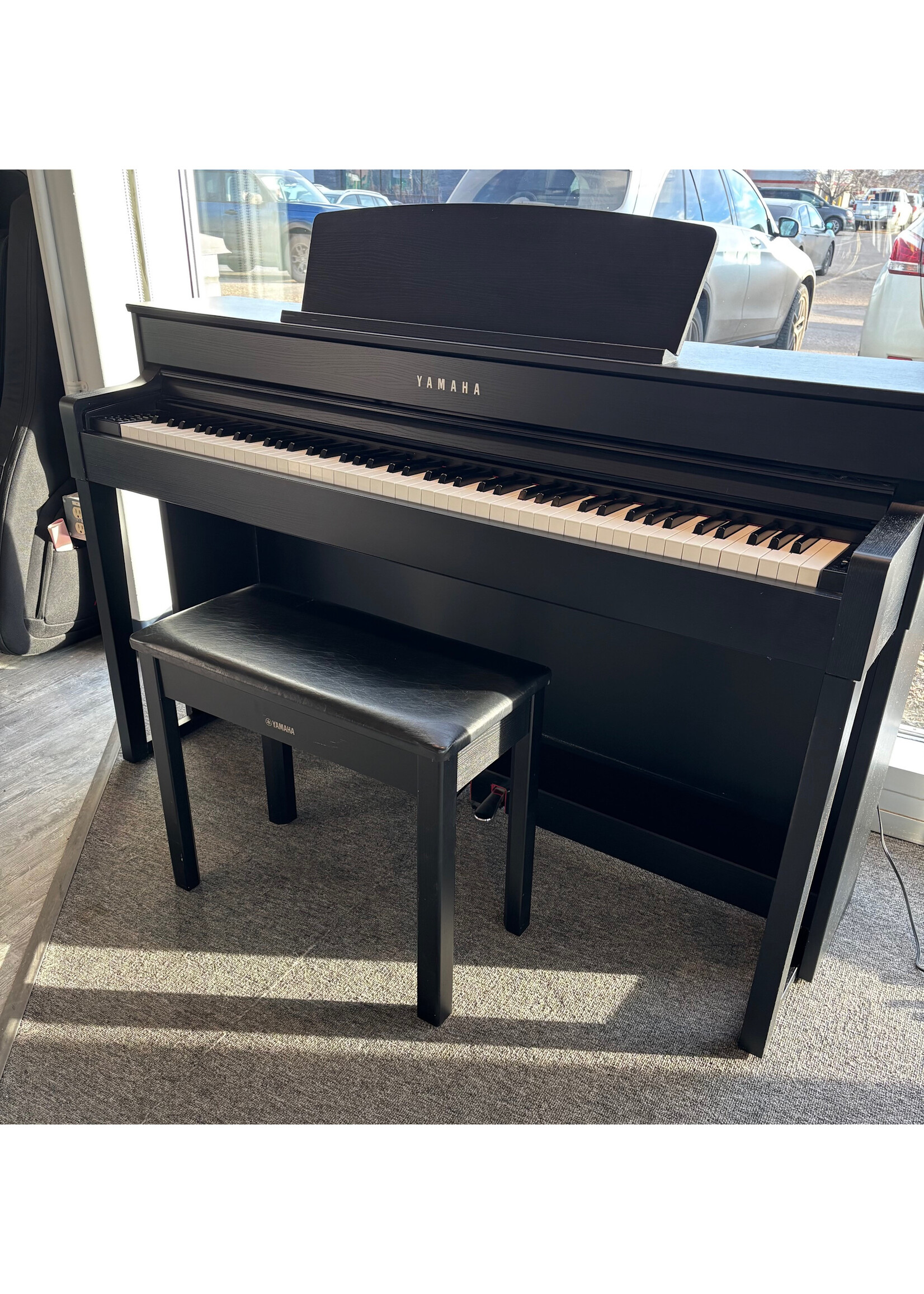 Yamaha Pre-owned Yamaha Clavinova CLP575 B