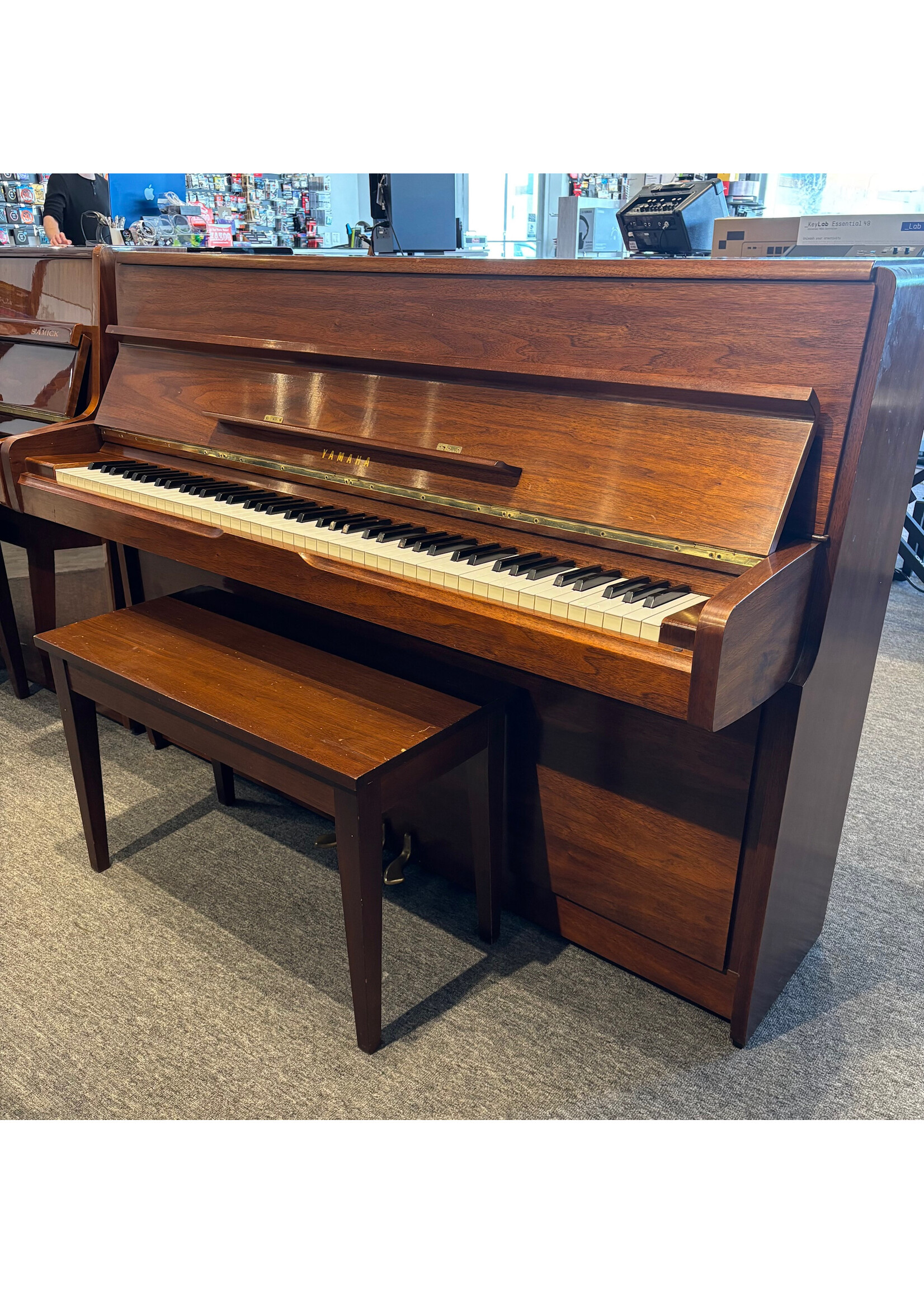 Yamaha Pre-owned Yamaha Upright Piano M1A Satin Walnut