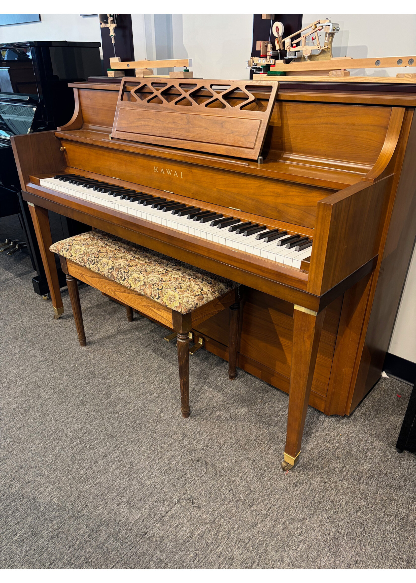 Kawai Pre-owned Kawai Upright Piano Satin Walnut