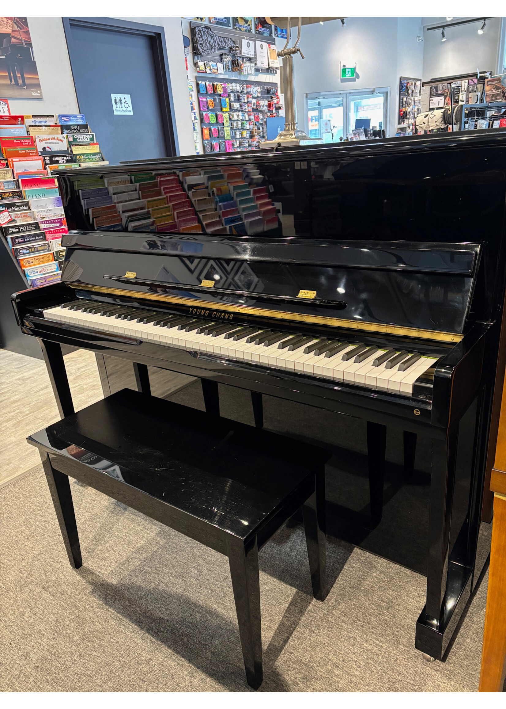Young Chang Pre-owned Young Chang Upright Piano E114 Polished Ebony