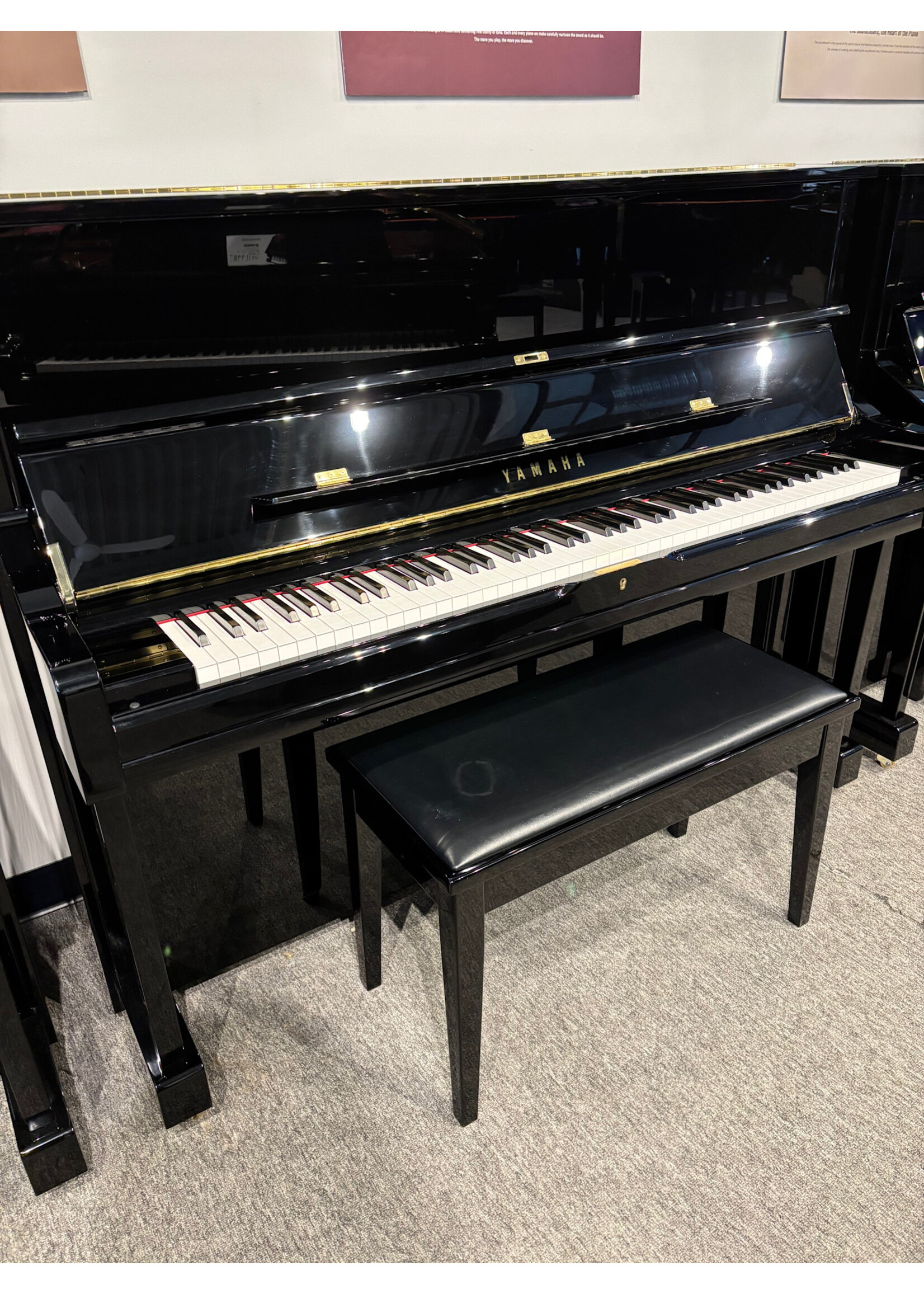 Yamaha Pre-owned Yamaha Upright Piano U1 Polished Ebony