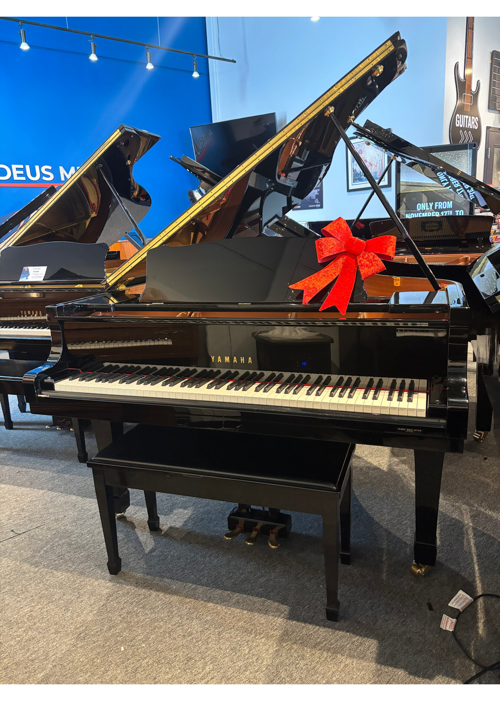 Yamaha Pre-owned Yamaha Grand Piano C3 Polished Ebony - Signed by Sarah Mclachlan