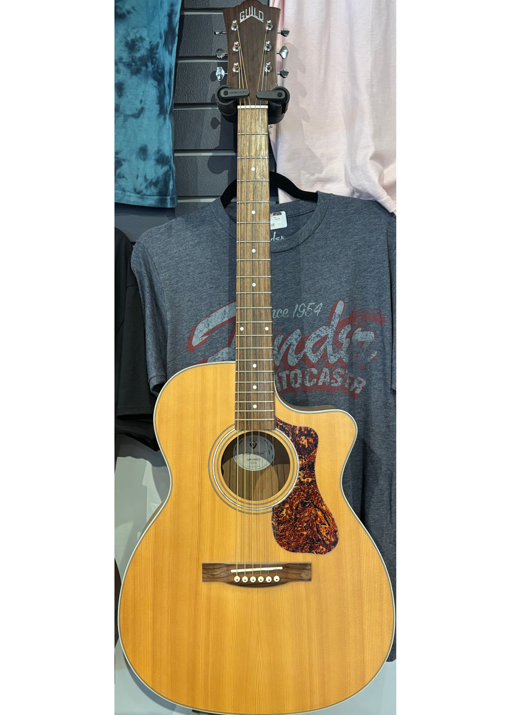 Guild Pre-owned Guild Acoustic Electric OM-240CE