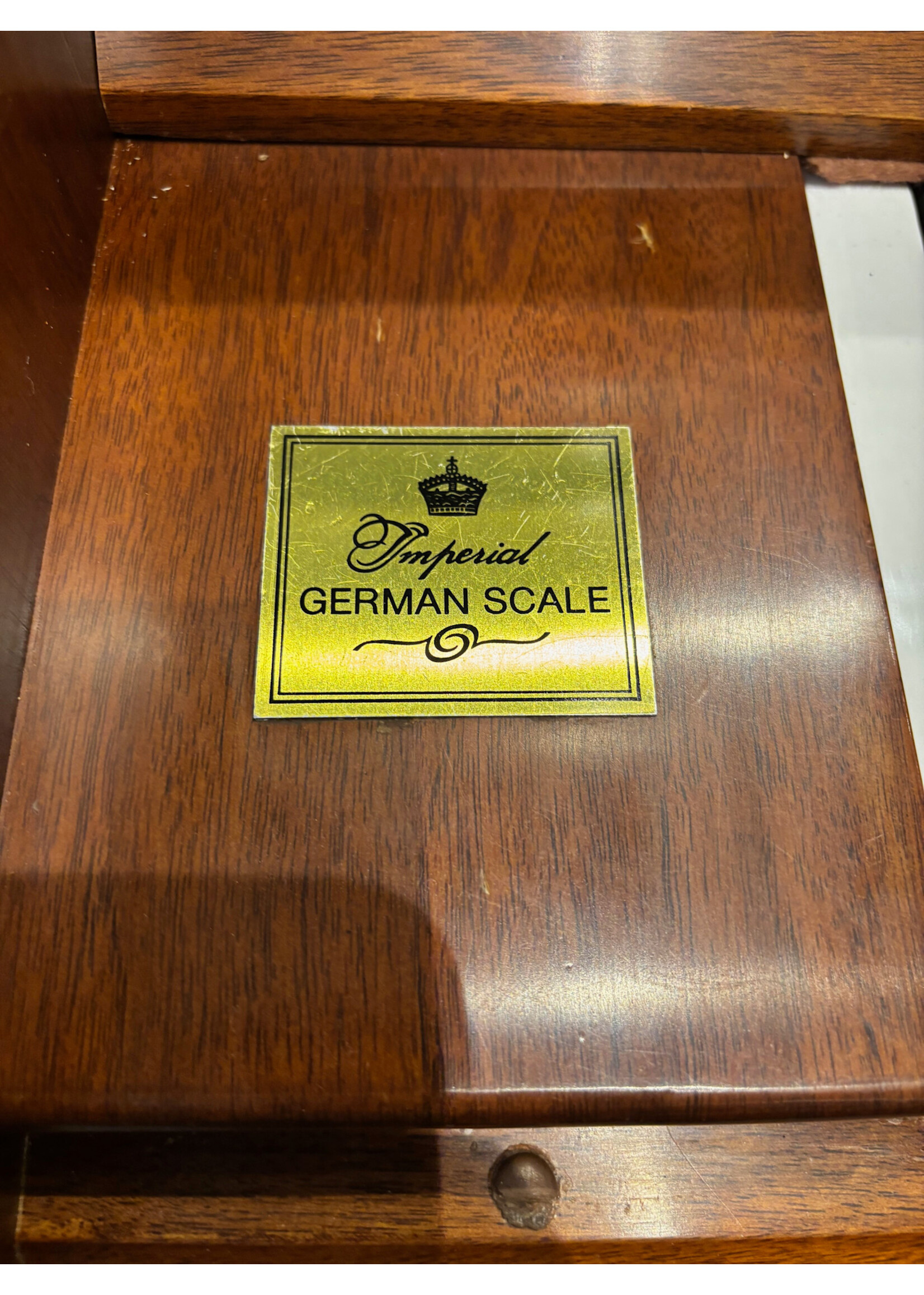 Samick Pre-owned Samick Upright Piano SU-110 Satin Walnut