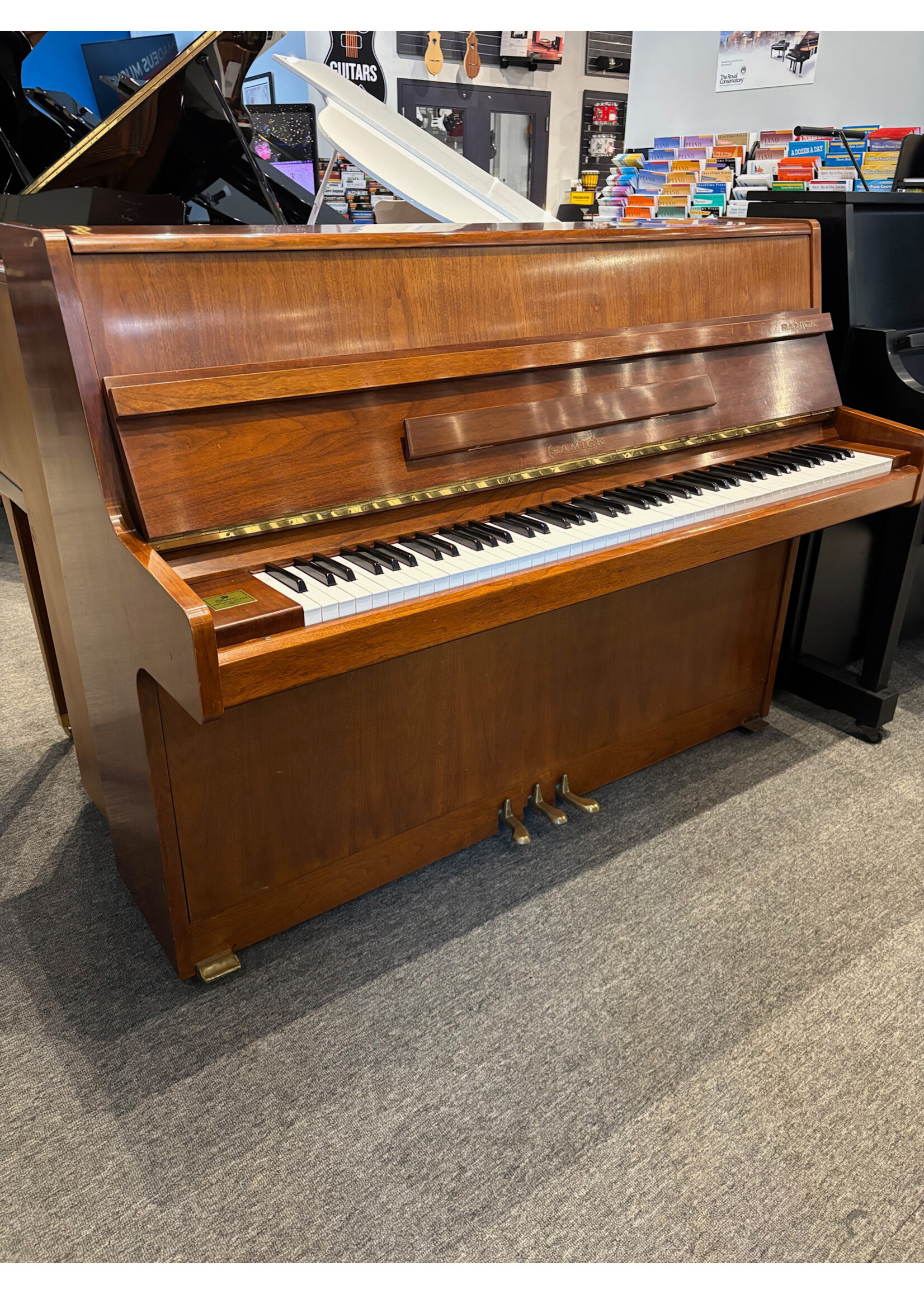 Samick Pre-owned Samick Upright Piano SU-110 Satin Walnut