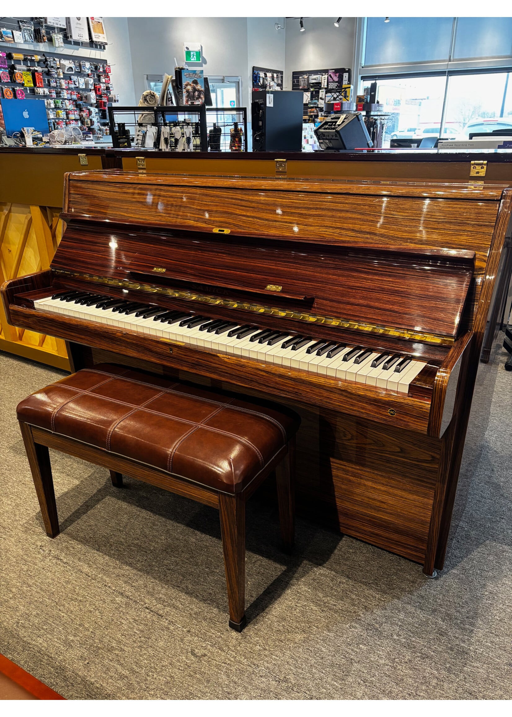 Samick Pre-owned Samick Upright Piano Polished Walnut