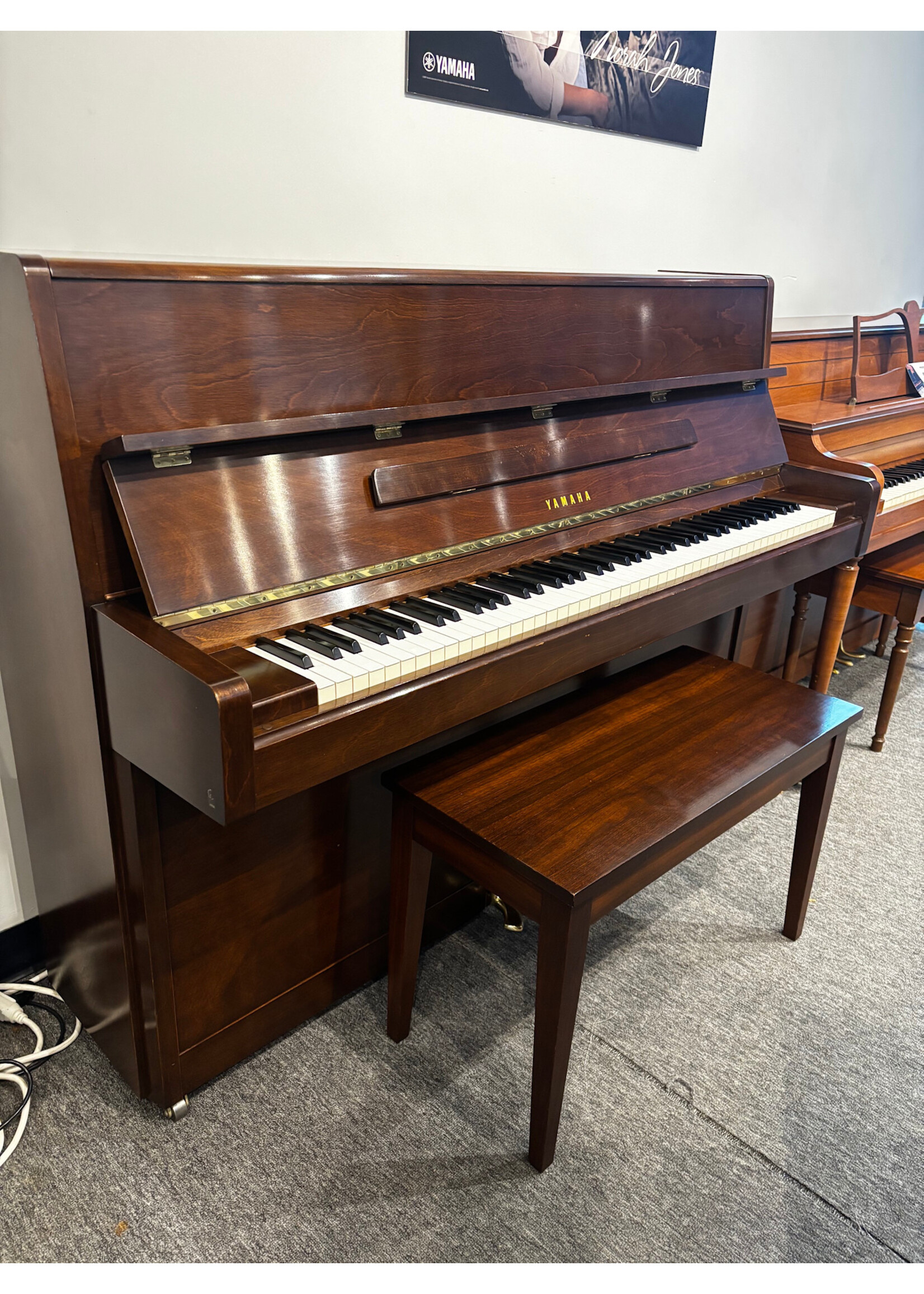 Yamaha Pre-owned Yamaha Upright Piano P2 Satin Walnut