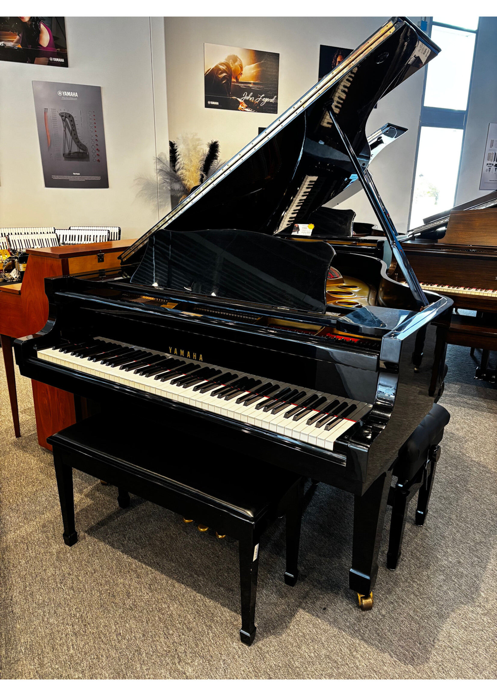 Yamaha Pre-owned Yamaha Grand Piano C3 Polished Ebony
