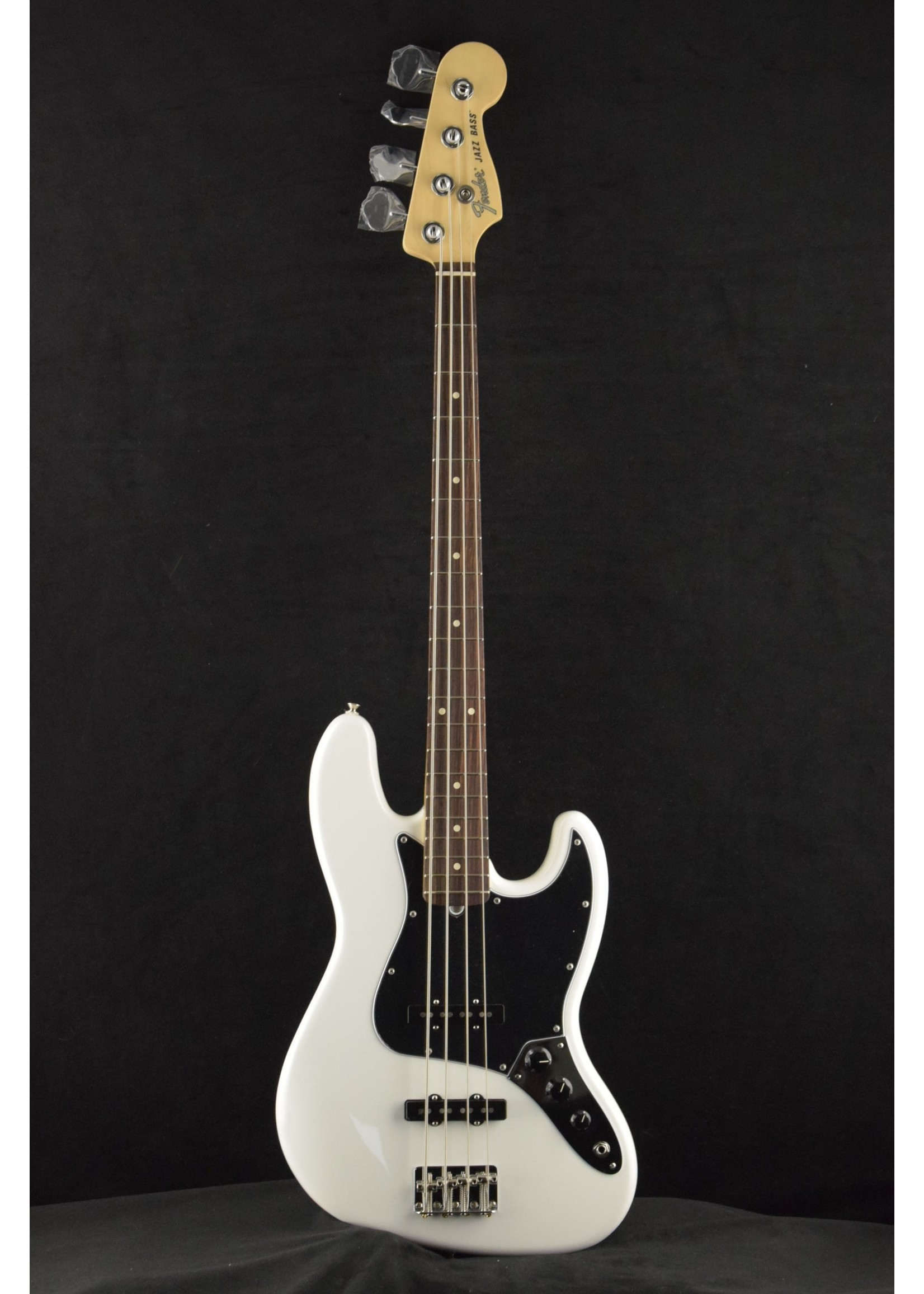 fender white bass