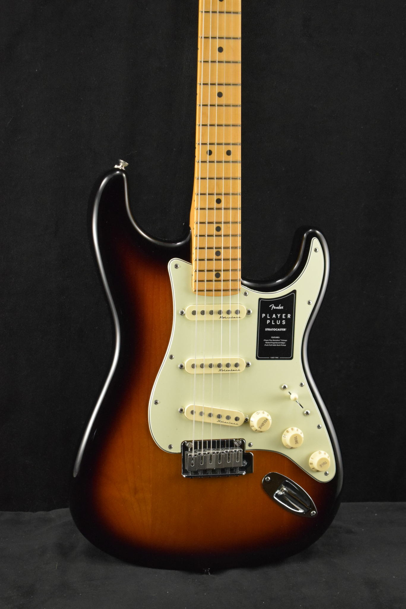 公式サイ Fender Mexico / Player Plus Stratocaster Maple