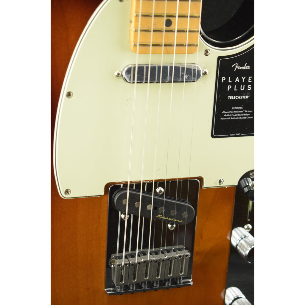 Fender Fender Player Plus Telecaster Maple Fingerboard 3-Color Sunburst