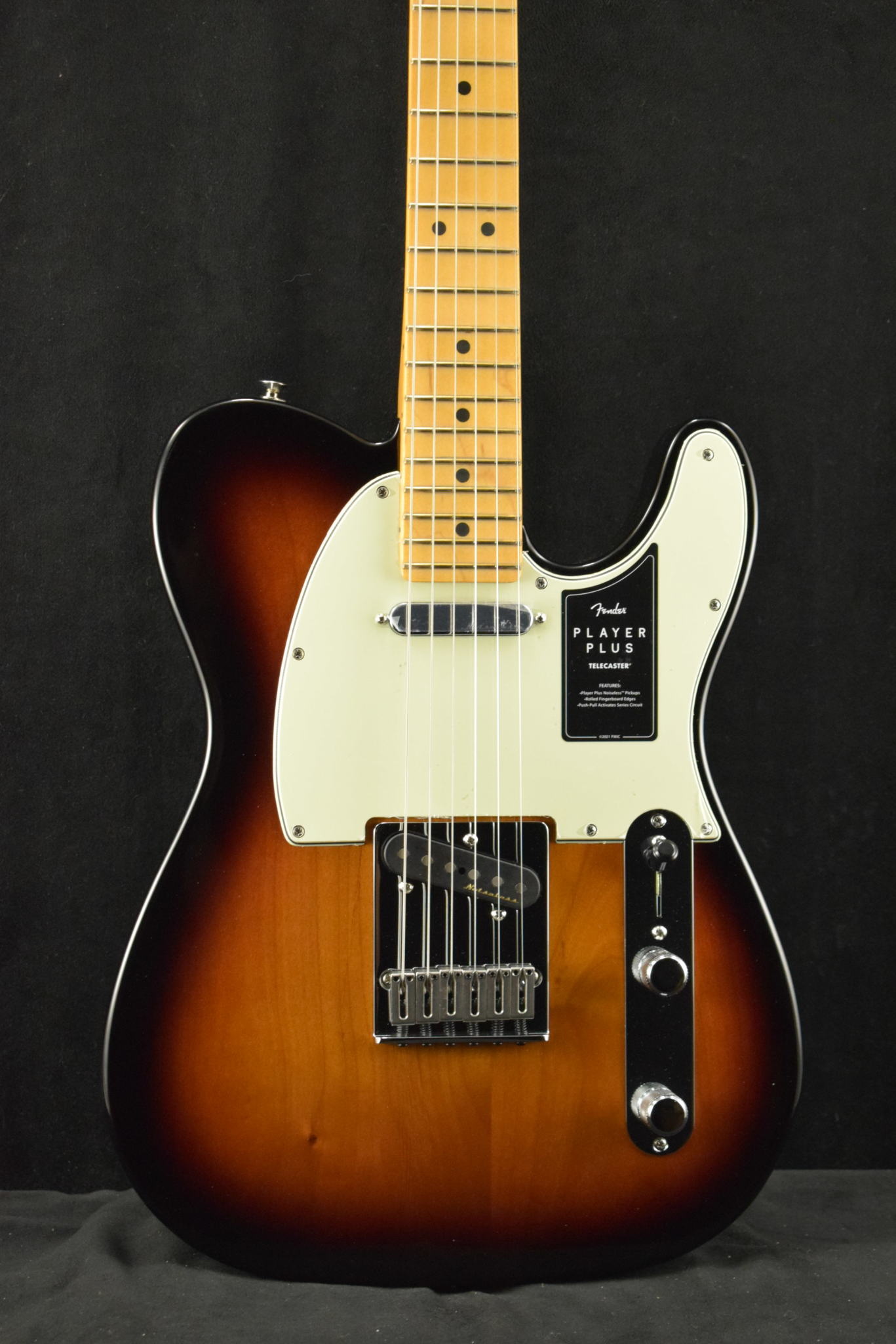 Fender Player Plus Telecaster Maple Fingerboard 3-Color Sunburst