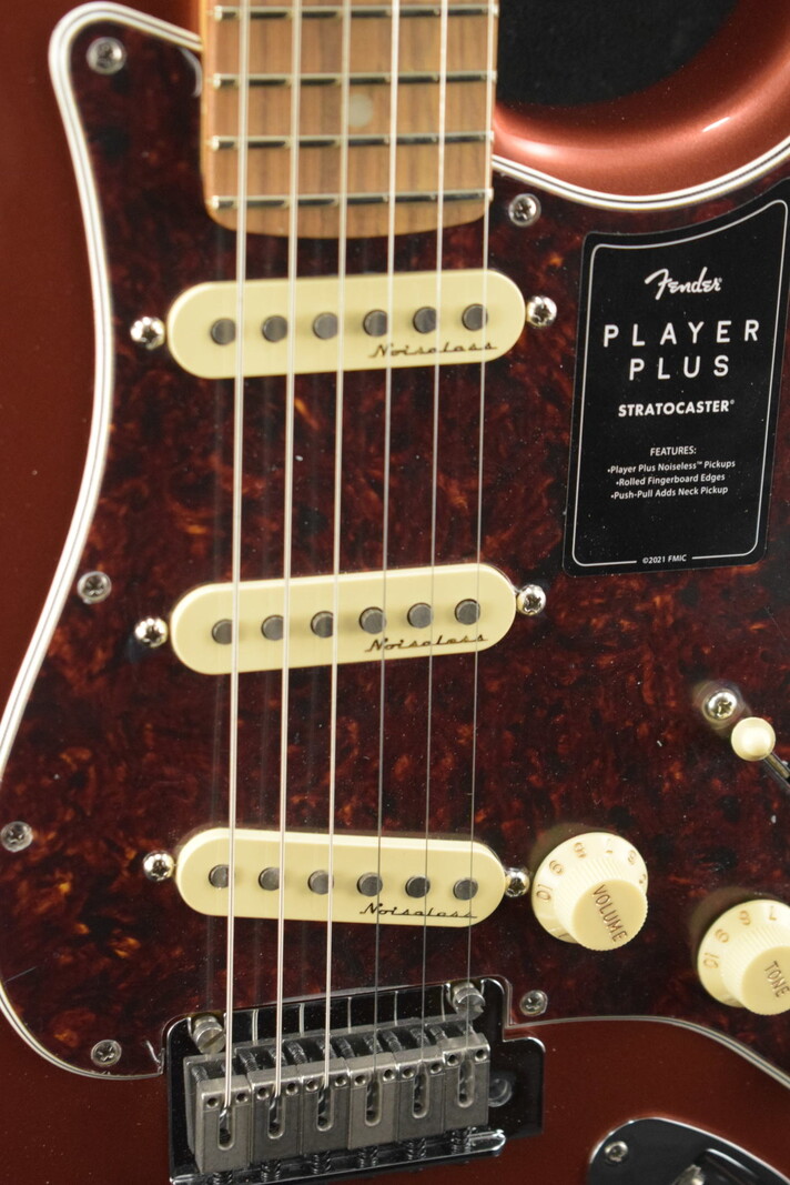 Fender Fender Player Plus Stratocaster Aged Candy Apple Red