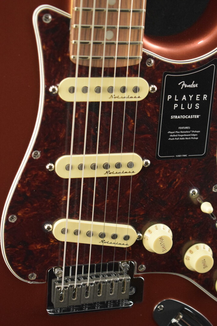 Fender Fender Player Plus Stratocaster Aged Candy Apple Red