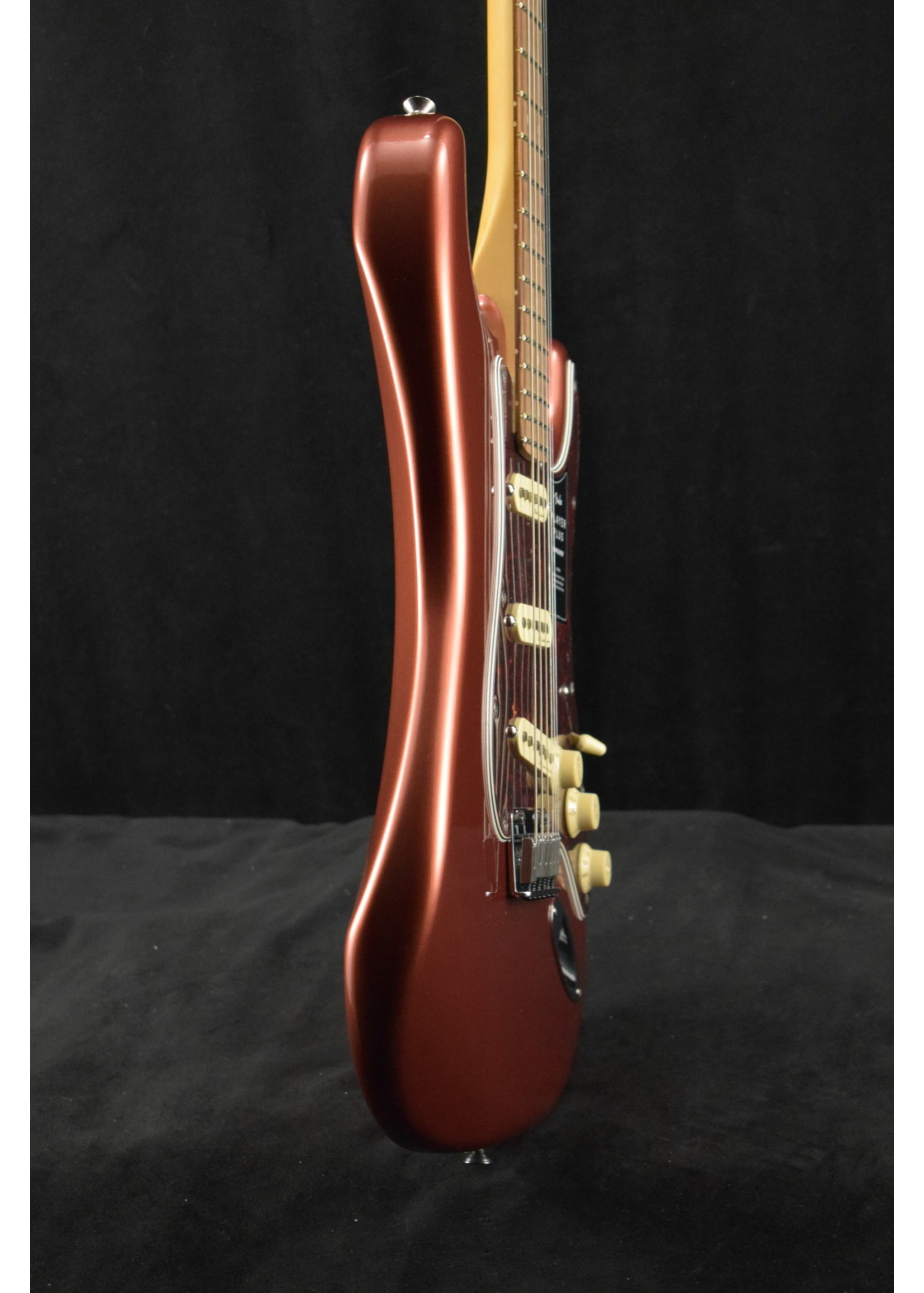 Fender Fender Player Plus Stratocaster Pau Ferro Fingerboard Aged Candy Apple Red