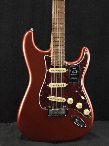 Fender Fender Player Plus Stratocaster Pau Ferro Fingerboard Aged Candy Apple Red