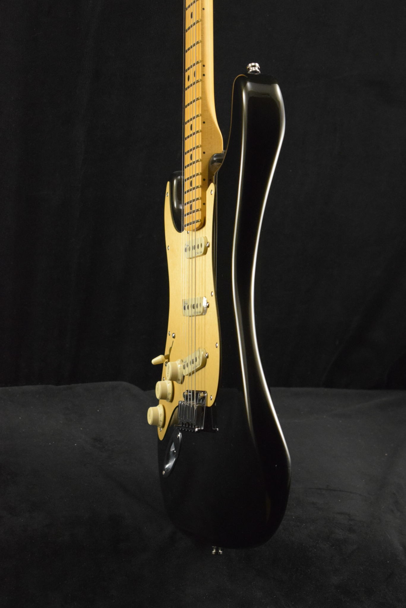 Fender Fender American Ultra Stratocaster Left-Hand Maple Fingerboard Texas Tea
