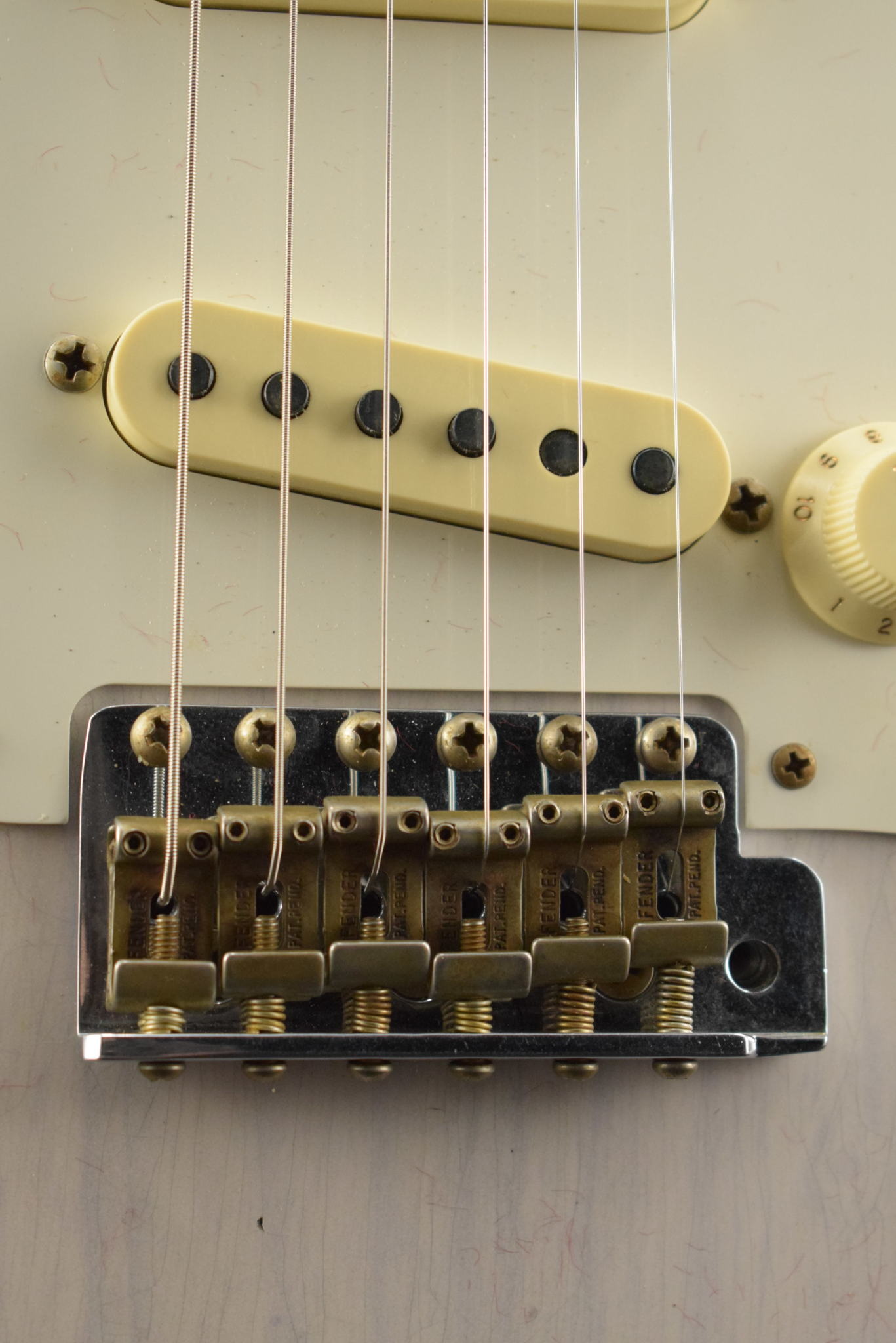 Fender Fender Custom Shop 1957 Stratocaster Relic Aged White Blonde