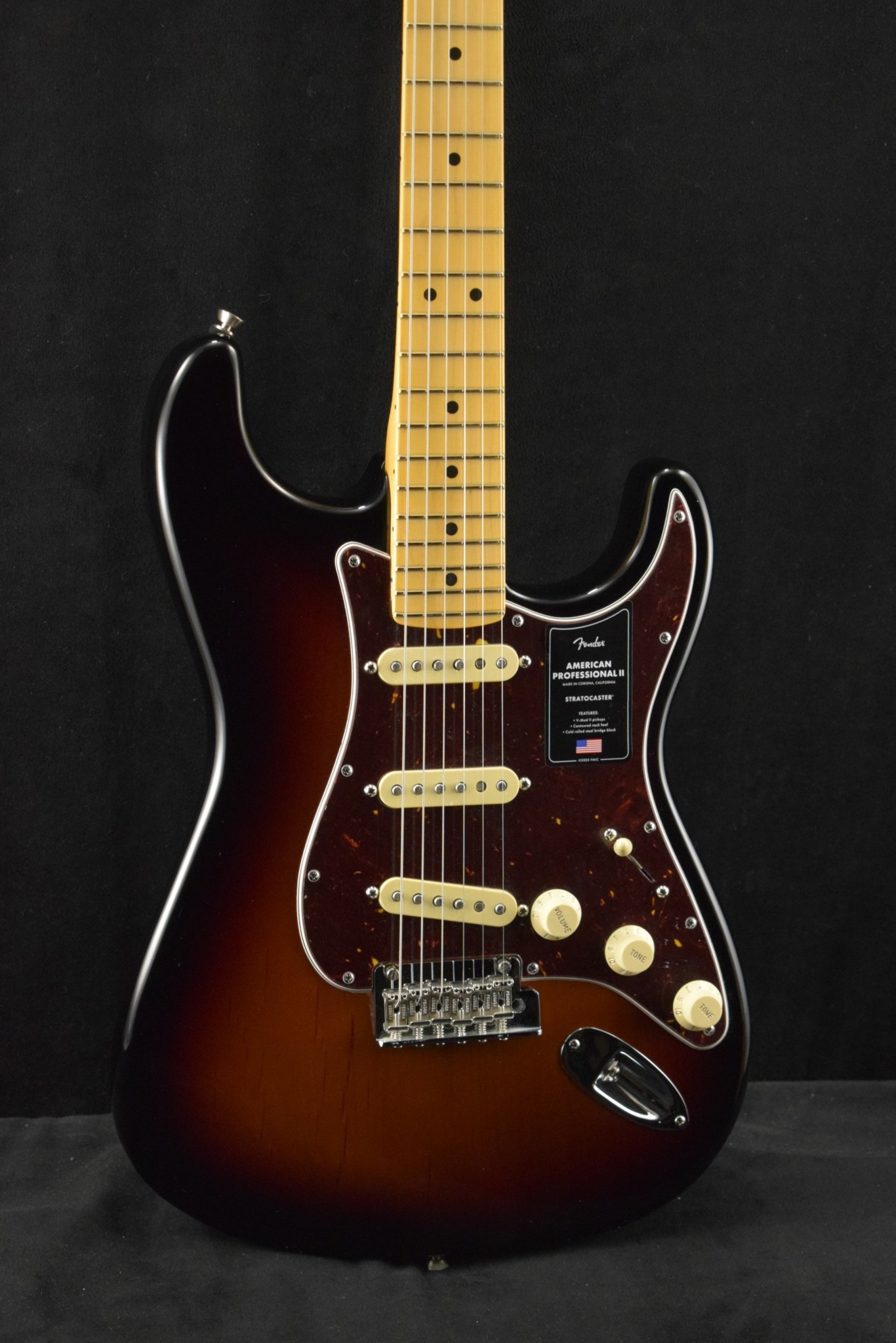 Fender Fender American Professional II Stratocaster Maple Fingerboard 3-Color Sunburst