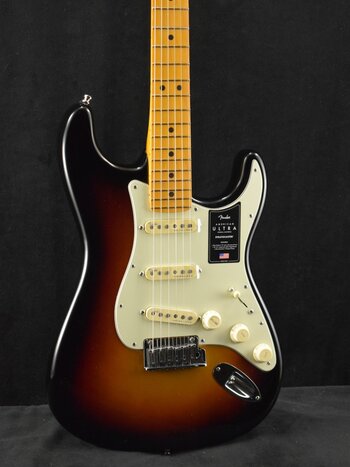Fender Fender American Ultra Stratocaster Maple Fingerboard Ultraburst