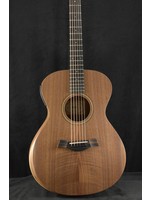 Taylor Taylor Academy 22e Walnut Top Layered Walnut Back and Sides Natural