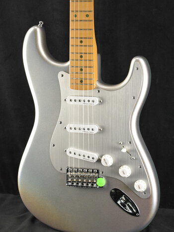 Fender Fender H.E.R. Signature Stratocaster Chrome Glow