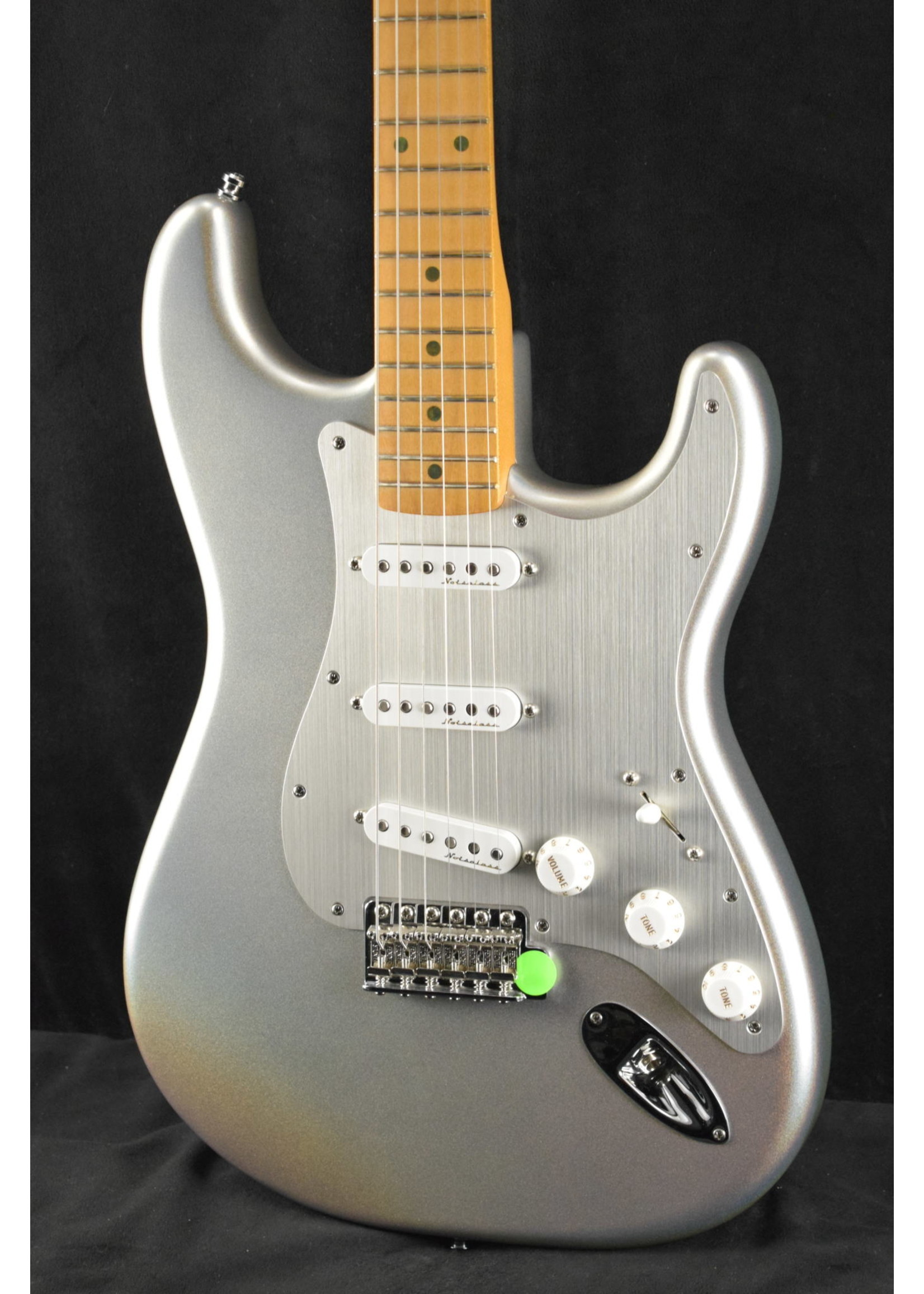 Fender Fender H.E.R. Signature Stratocaster Chrome Glow