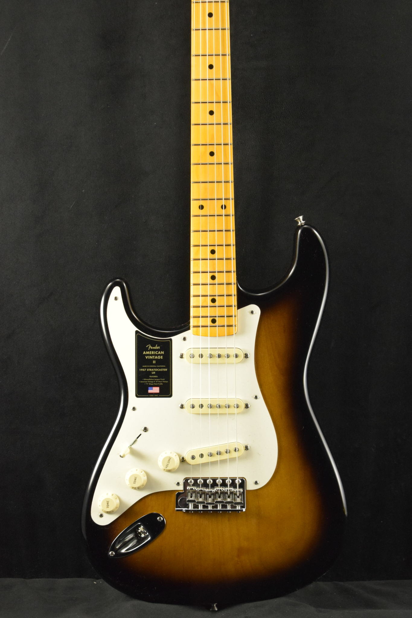 Fender Fender American Vintage II 1957 Stratocaster Left-Hand 2-Color Sunburst
