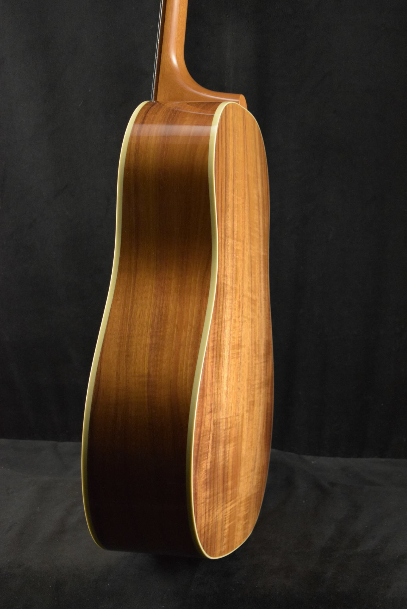 Gibson Custom Shop J-45 Standard Select Koa/Engleman Spruce 