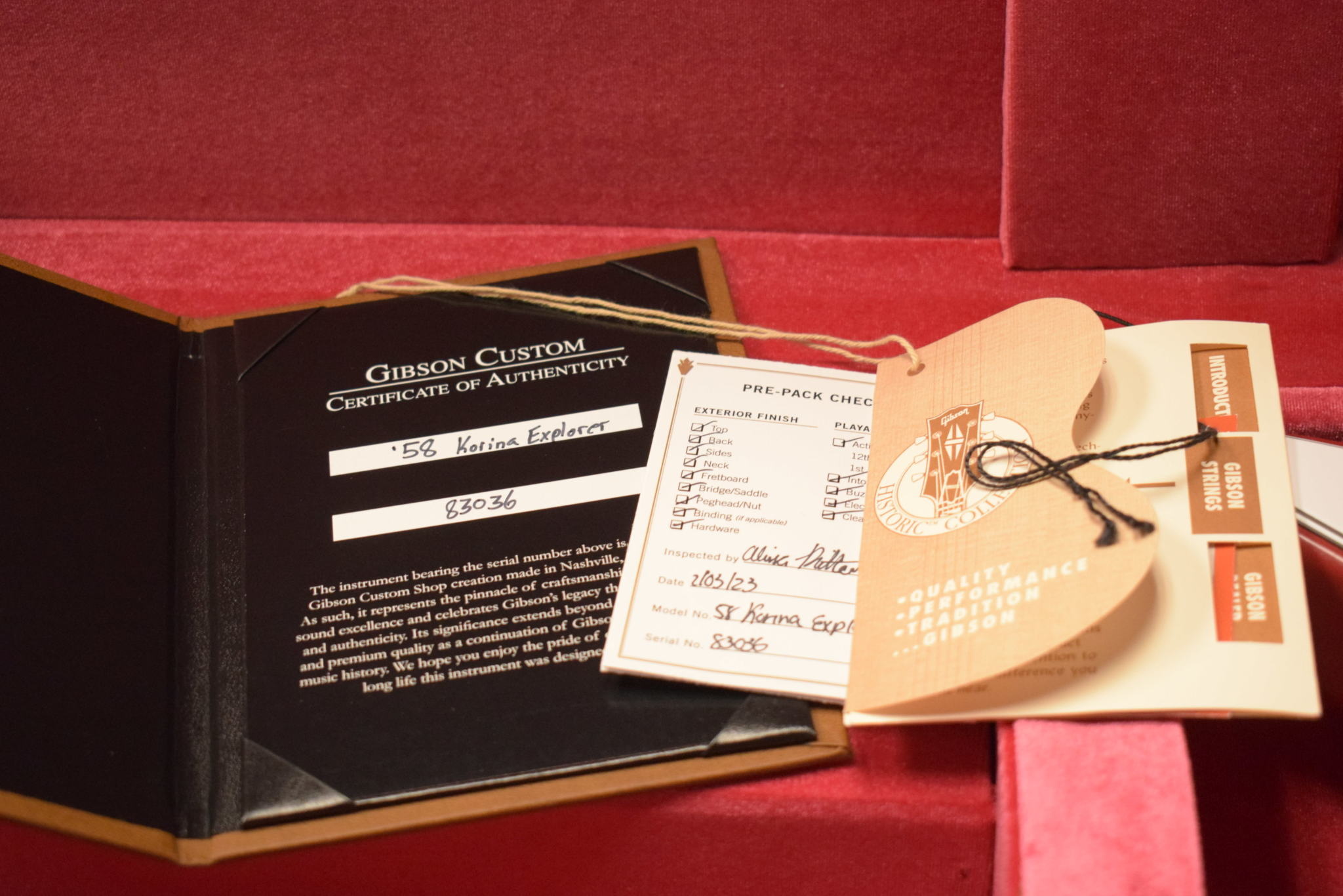 Gibson Gibson Custom Shop 1958 Korina Explorer VOS Cardinal Red Gold Hardware