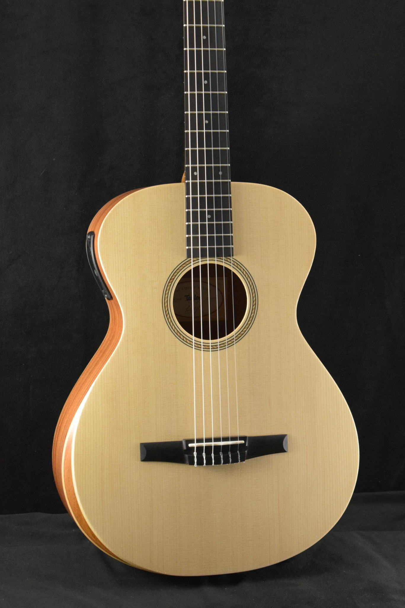 Taylor Academy 12e-N Nylon-String Acoustic-Electric Natural