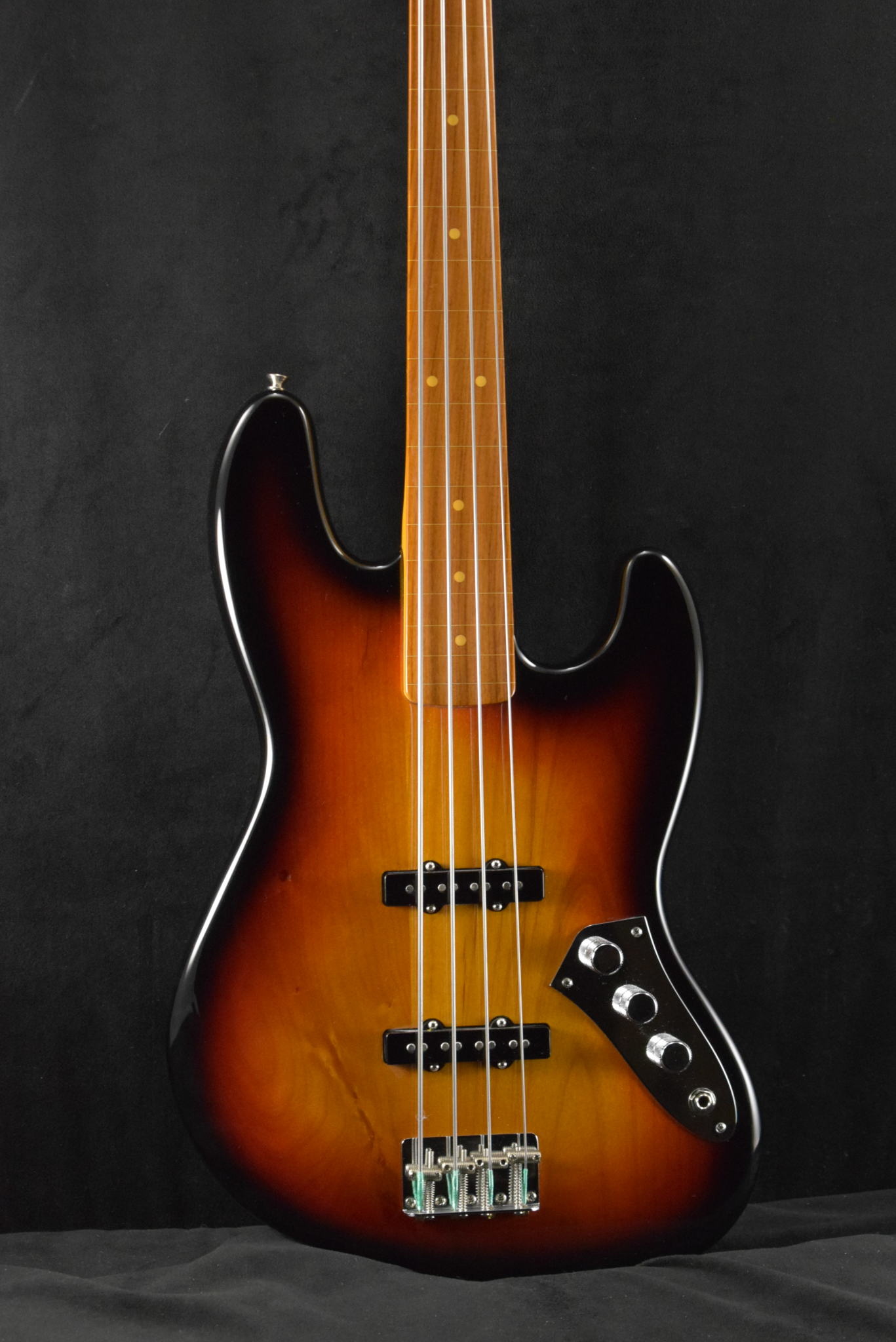 Fender Jaco Pastorius Jazz Bass Fretless 3-Color SunburstFuller's