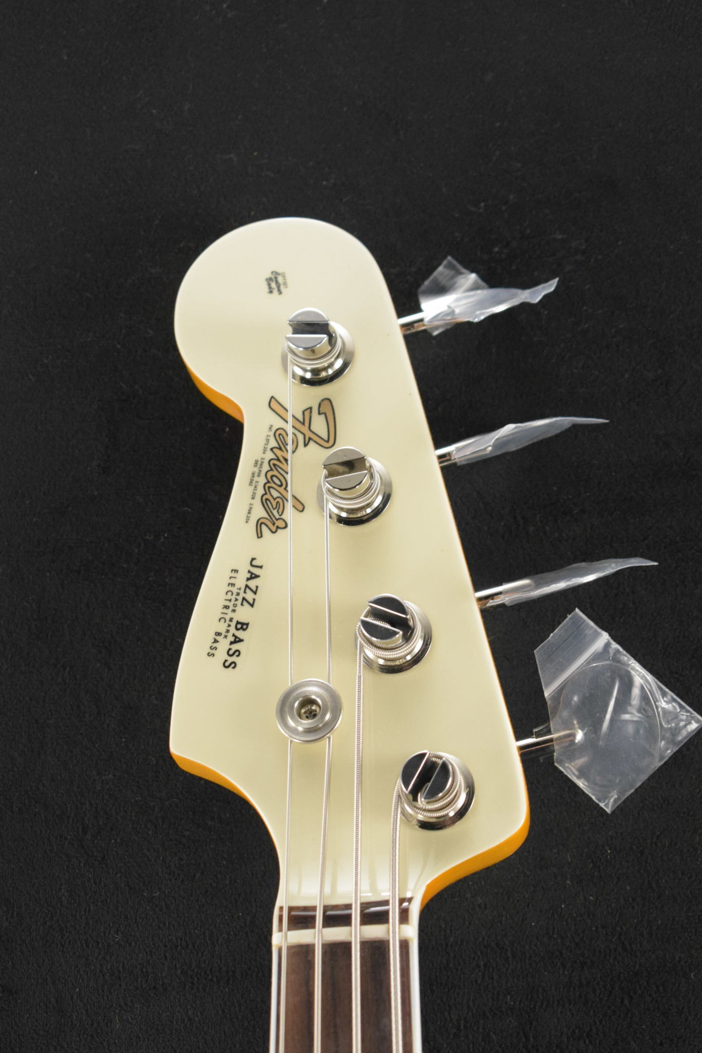 Fender Fender American Vintage II 1966 Jazz Bass Left-Hand Olympic White Rosewood Fingerboard