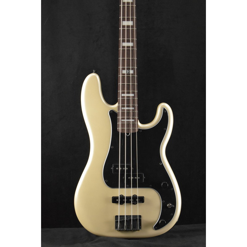 Fender Fender Duff McKagan Deluxe Precision Bass White Pearl Rosewood Fingerboard