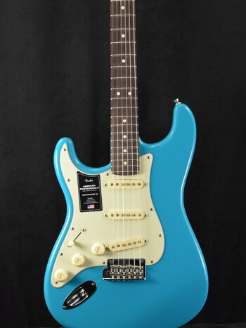 Fender Fender American Professional II Stratocaster Left-Hand Miami Blue Rosewood Fingerboard