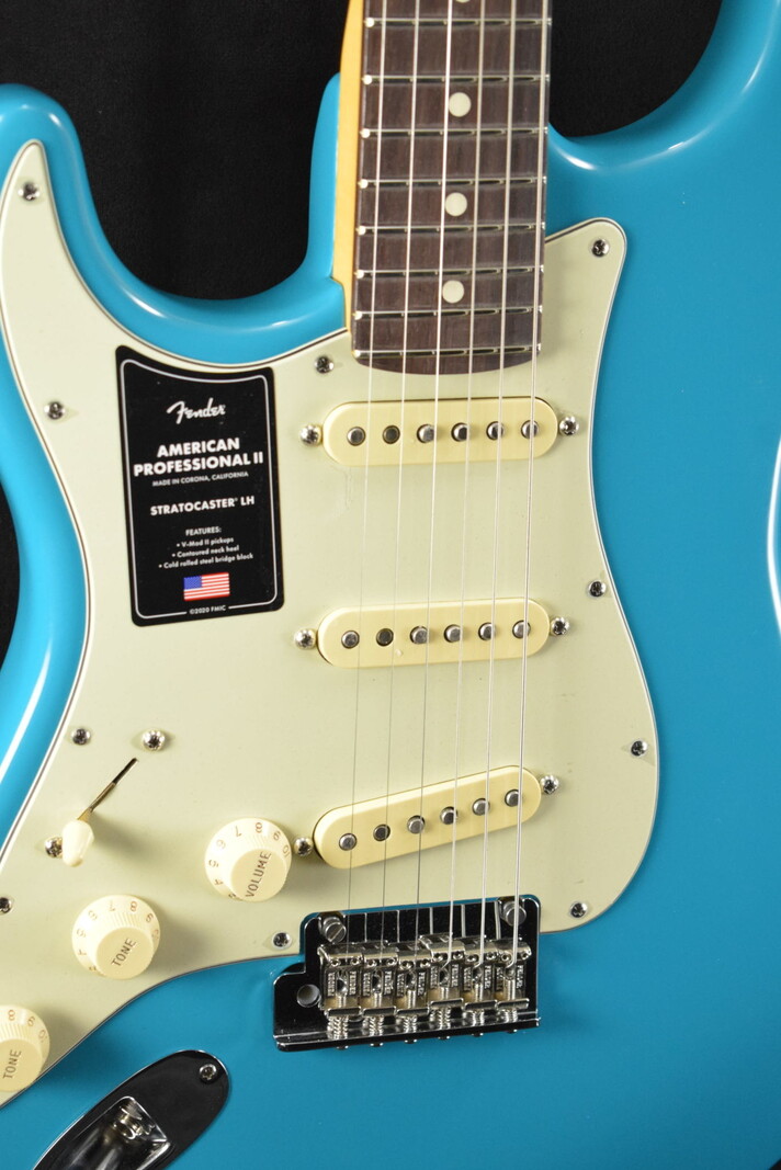 Fender Fender American Professional II Stratocaster Left-Hand Miami Blue Rosewood Fingerboard