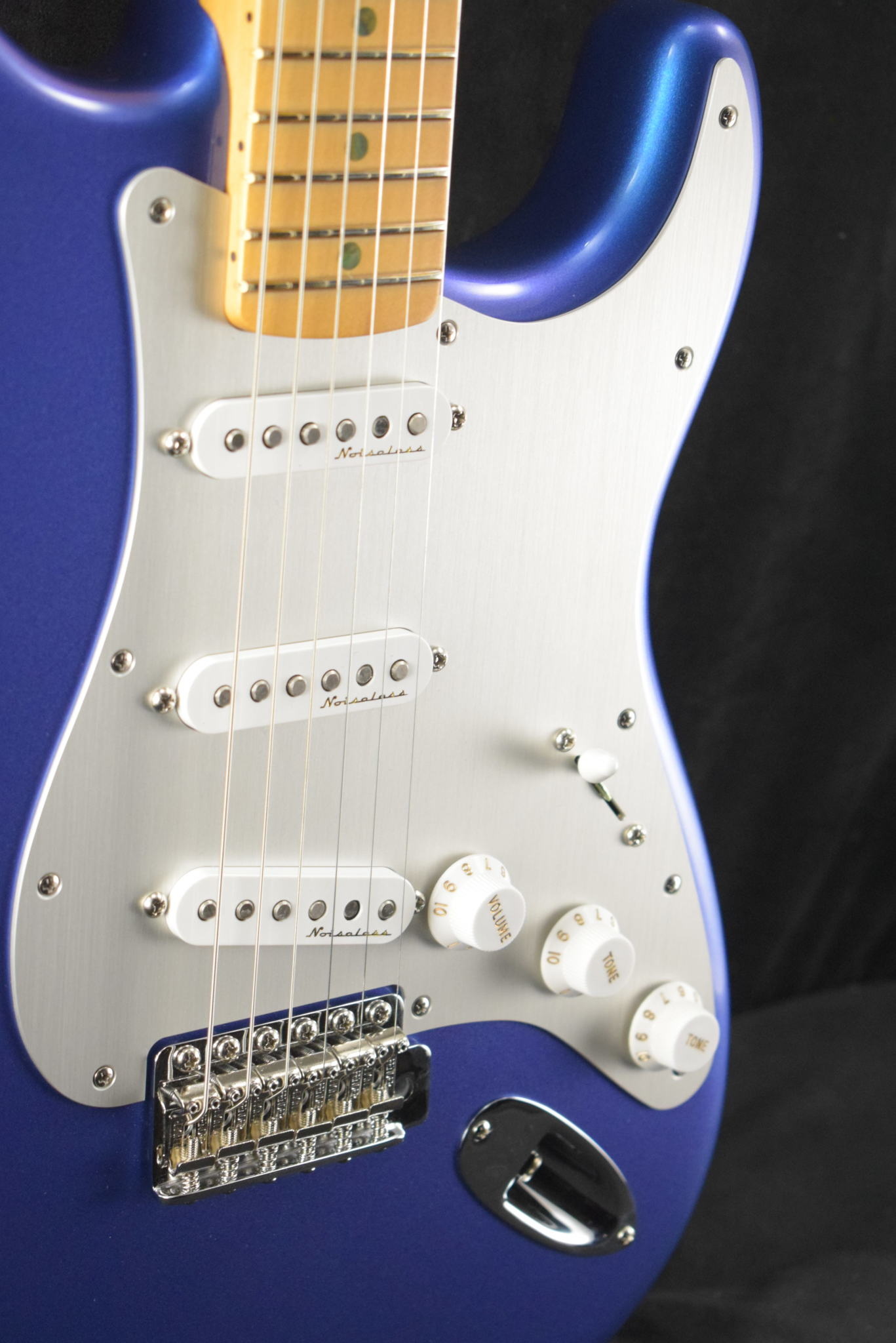 Fender Fender Limited Edition H.E.R. Stratocaster Blue Marlin Maple Fingerboard
