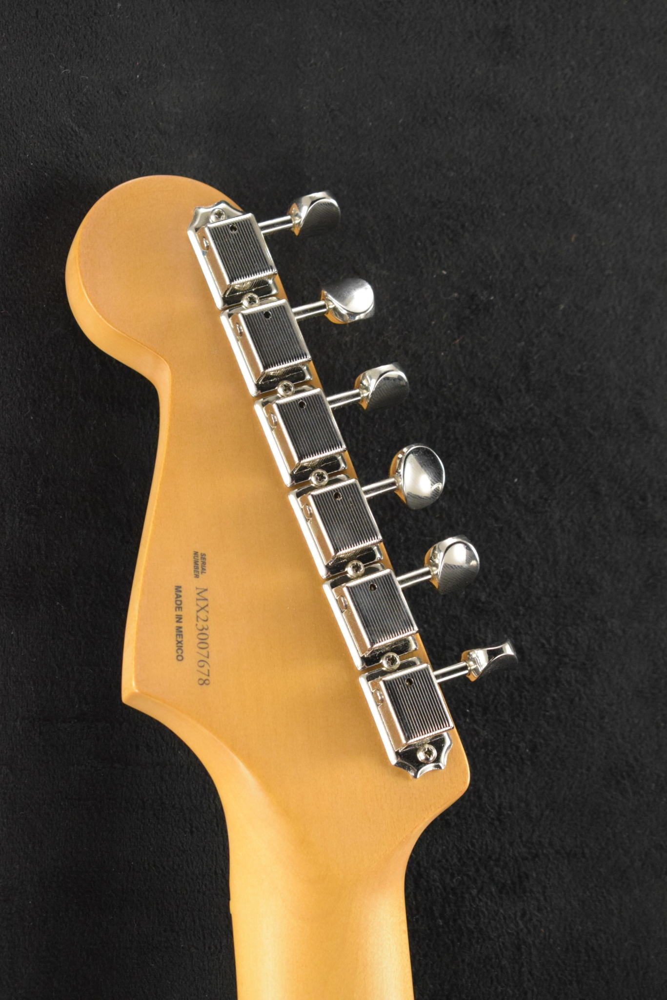 Fender Fender Limited Edition H.E.R. Stratocaster Blue Marlin Maple Fingerboard