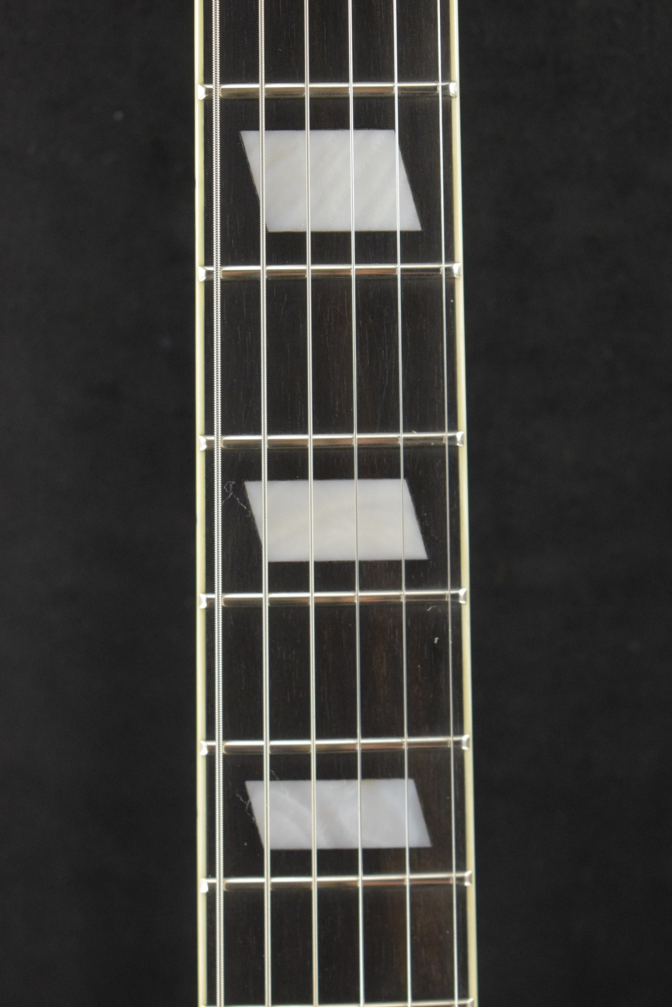 Eastman Eastman T64/V-RD Thinline Bigsby Antique Varnish Red Finish