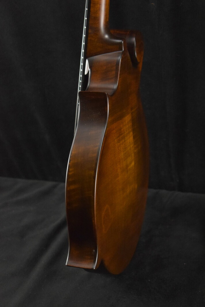 Eastman Eastman MD515CC/N F-Style F-Hole Contoured Comfort Mandolin Vintage Nitro
