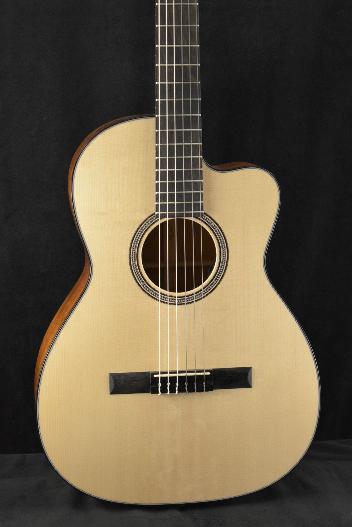 Martin 000C12-16E Nylon-String Acoustic Electric Natural