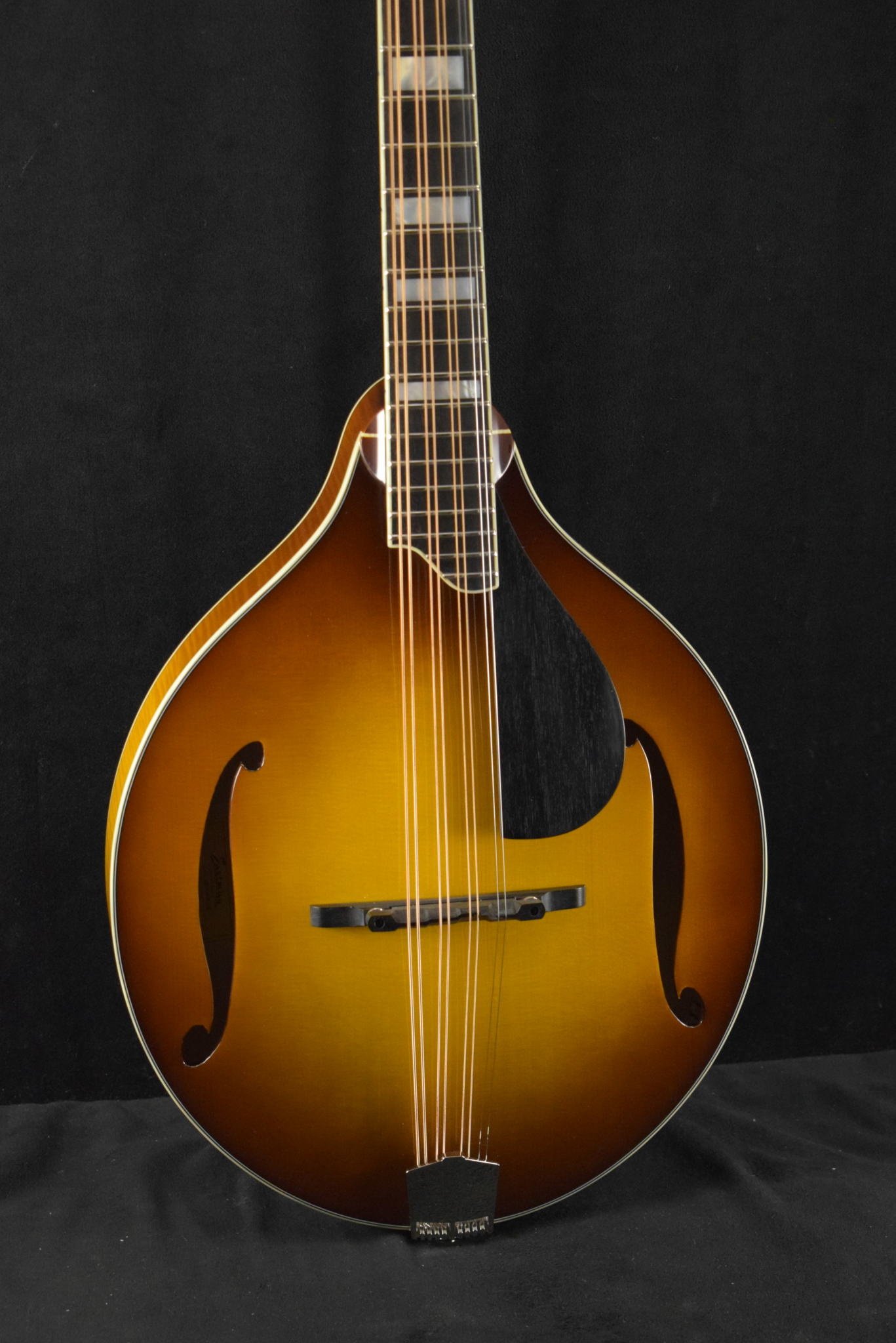 Eastman MDO305 A-Style F-Hole Octave Mandolin Classic Finish - Fuller's  Guitar