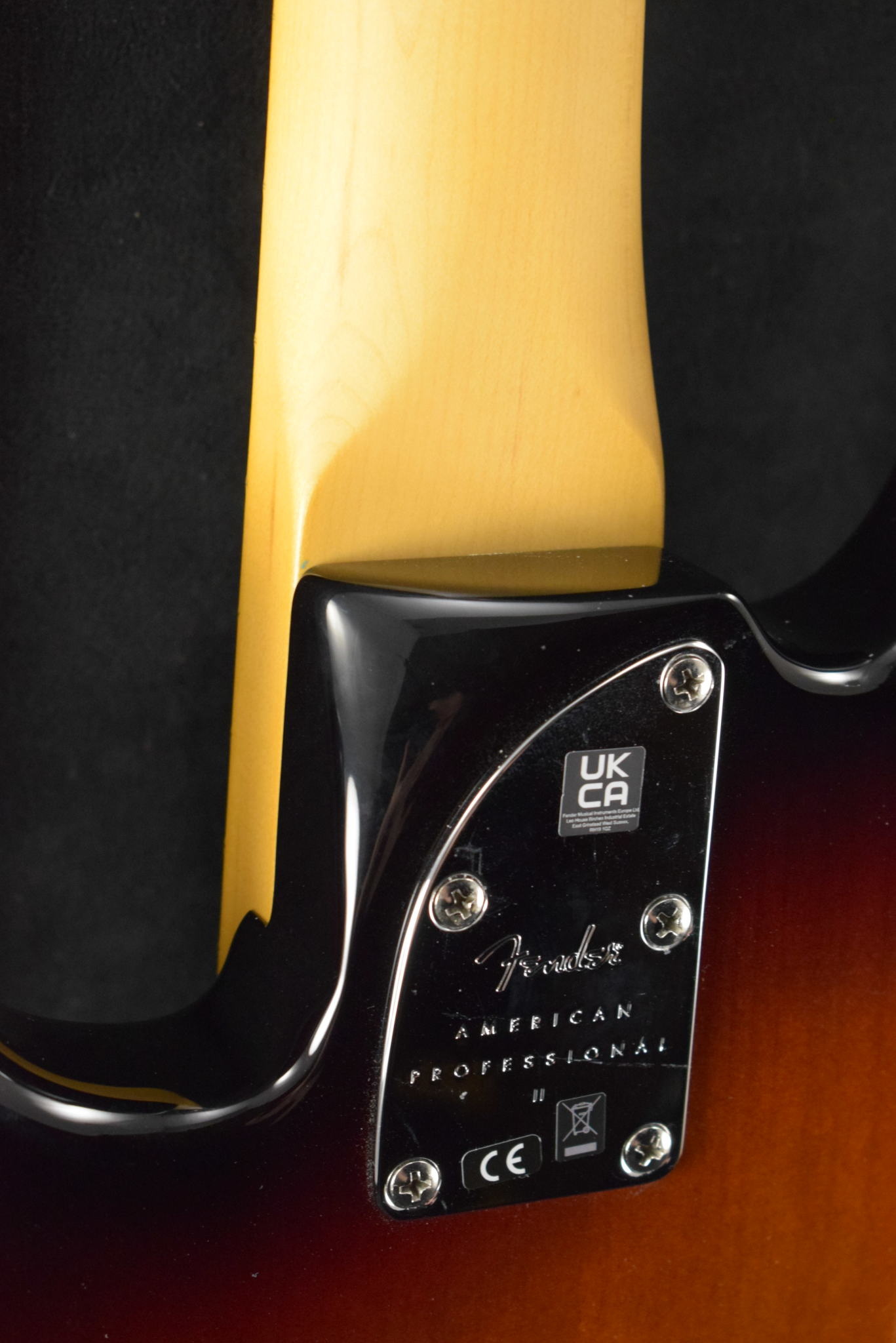 Fender Fender American Professional II Precision Bass 3-Color Sunburst Maple Fingerboard