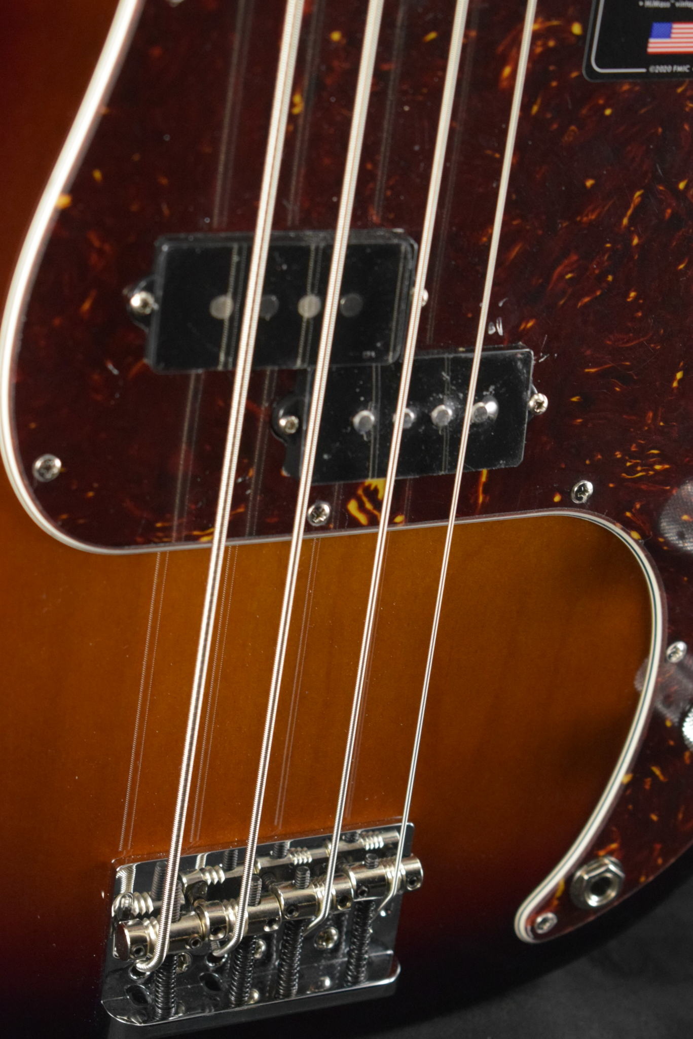 Fender Fender American Professional II Precision Bass 3-Color Sunburst Maple Fingerboard