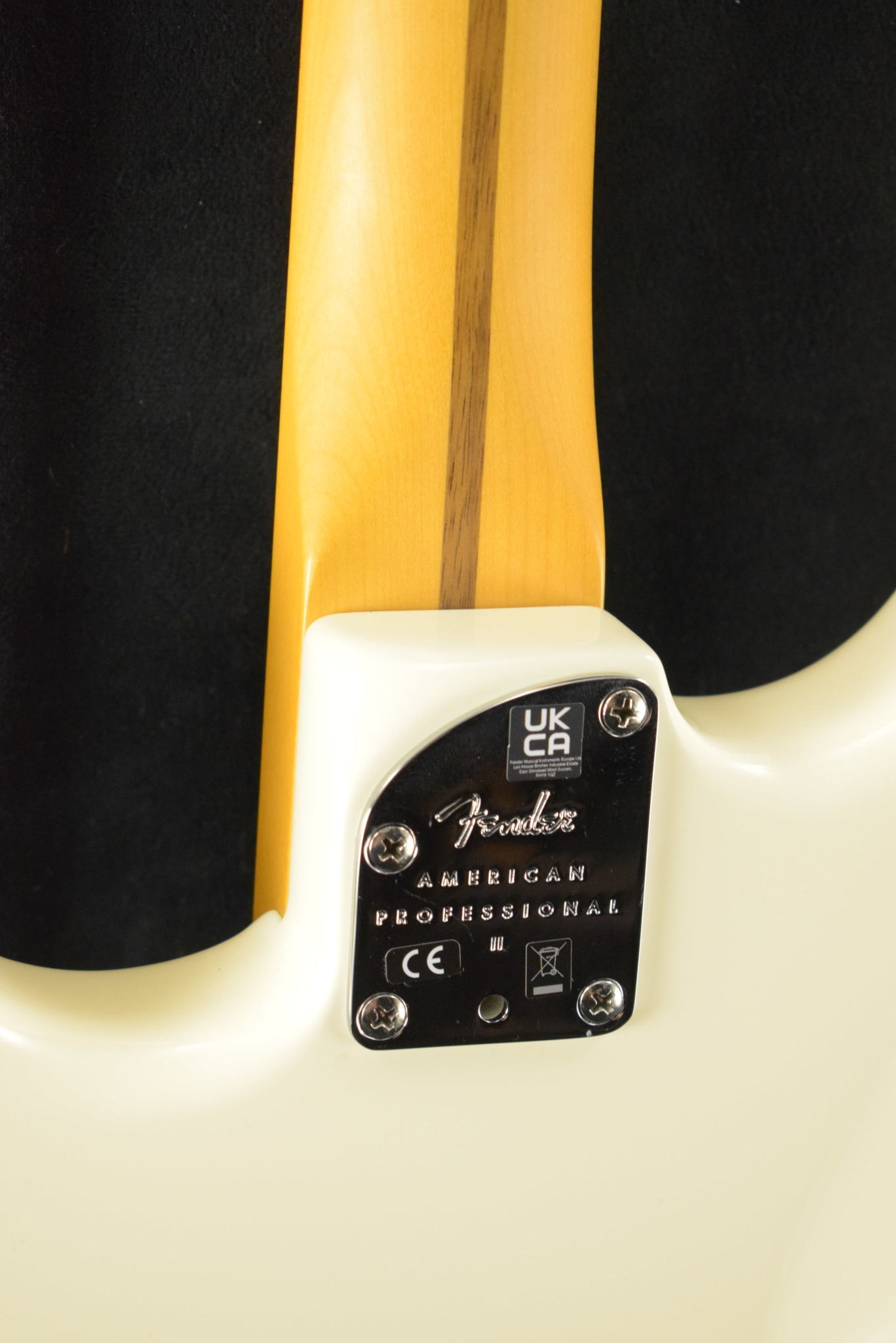 Fender Fender American Professional II Stratocaster HSS Olympic White Maple Fingerboard