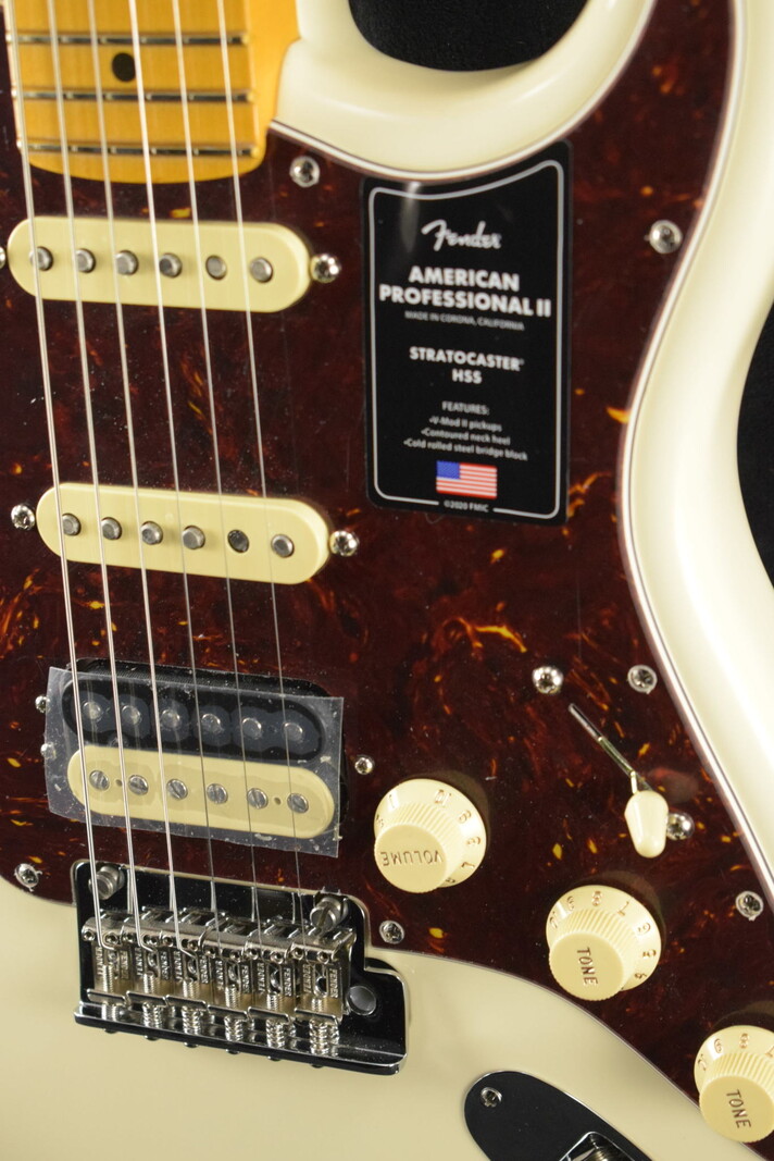 Fender Fender American Professional II Stratocaster HSS Olympic White Maple Fingerboard