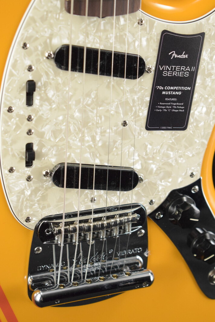 Fender Fender Vintera II '70s Competition Mustang Competition Orange Rosewood Fingerboard