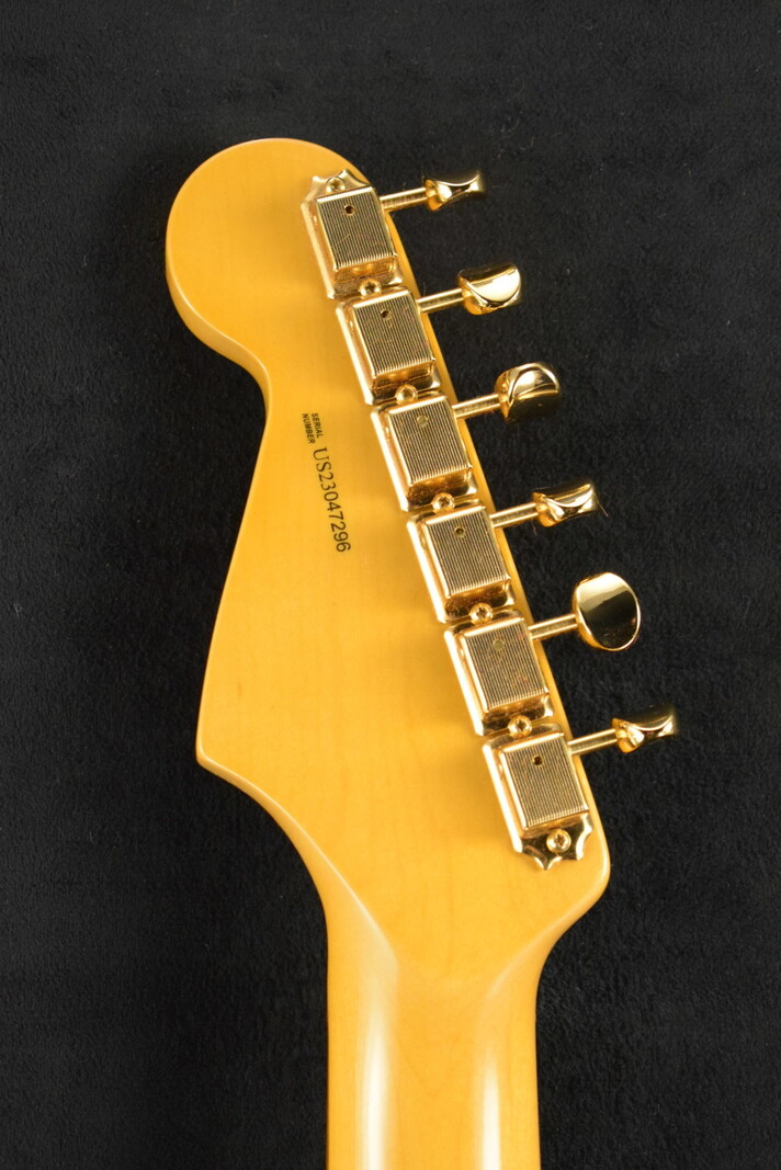 Fender Fender Stevie Ray Vaughan Stratocaster 3-Color Sunburst Pau Ferro Fingerboard