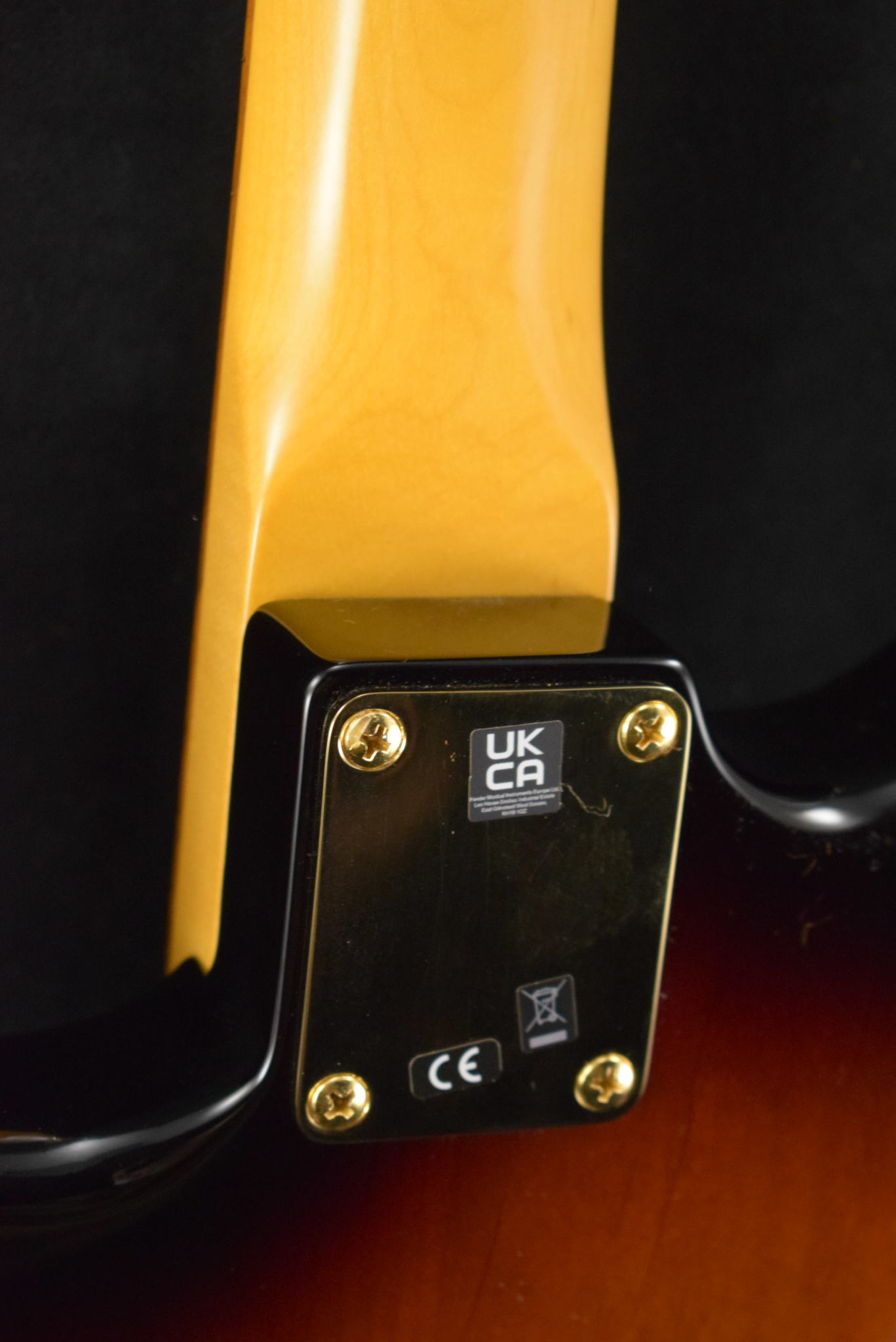 Fender Stevie Ray Vaughan Stratocaster 3 Color Sunburst Pau Ferro